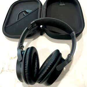 Bose QuietComfort Bluetooth Noise Cancelling Over Ear Headphones